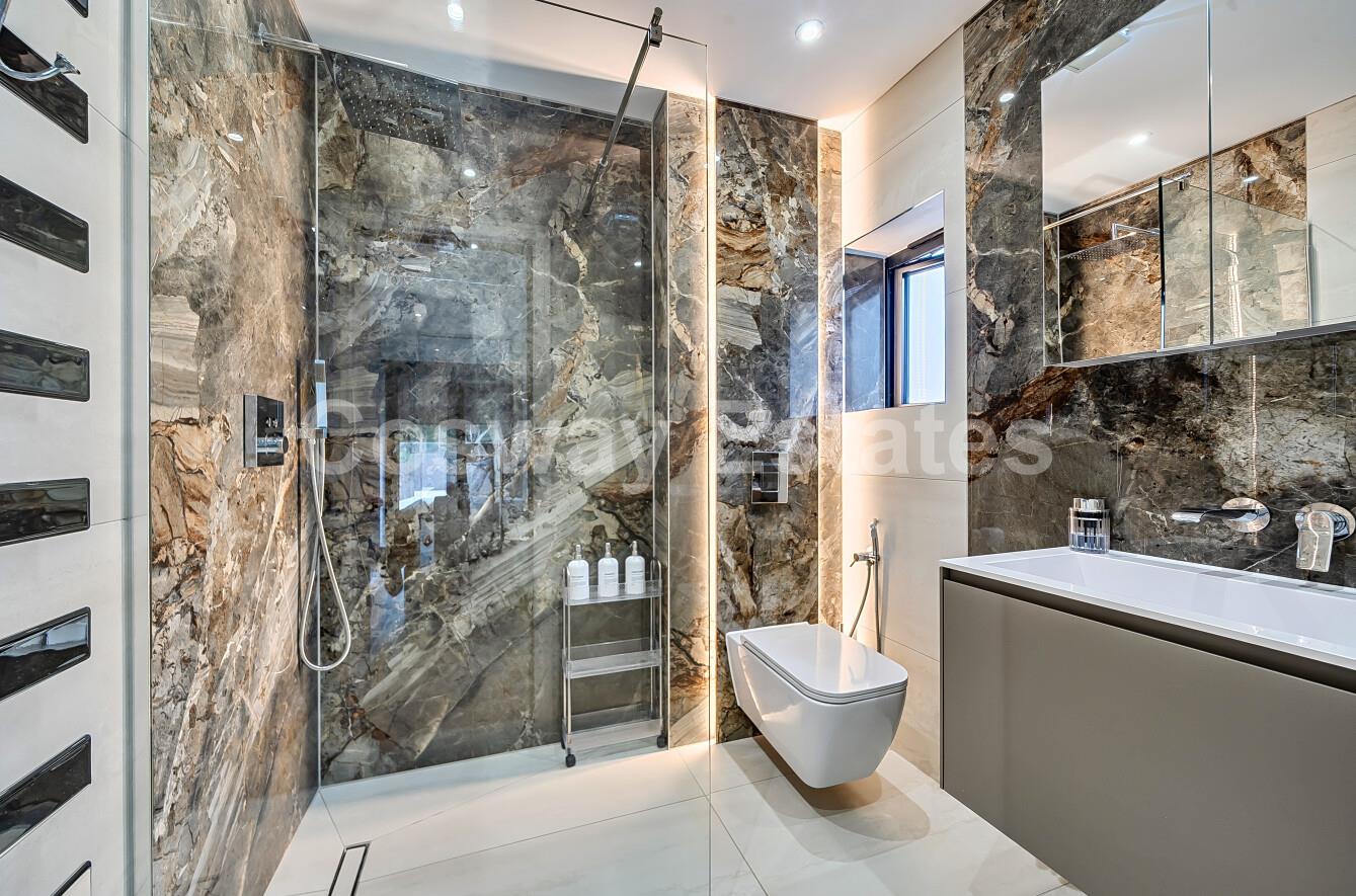 Reddings Close, Mill Hill, NW7, London